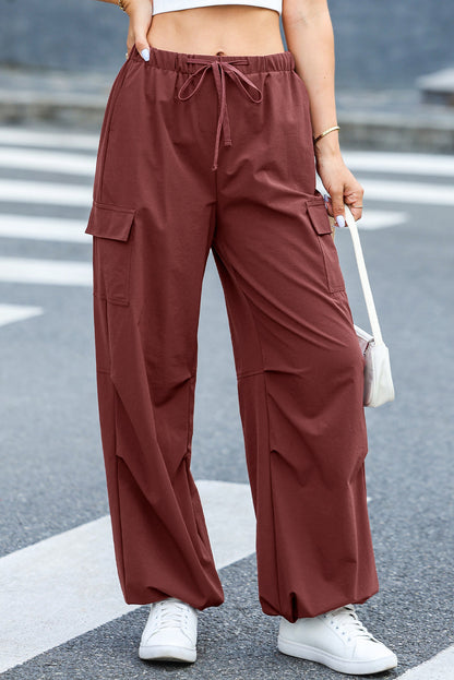 Lira- Weite Cargohose, Roter Kordelzug