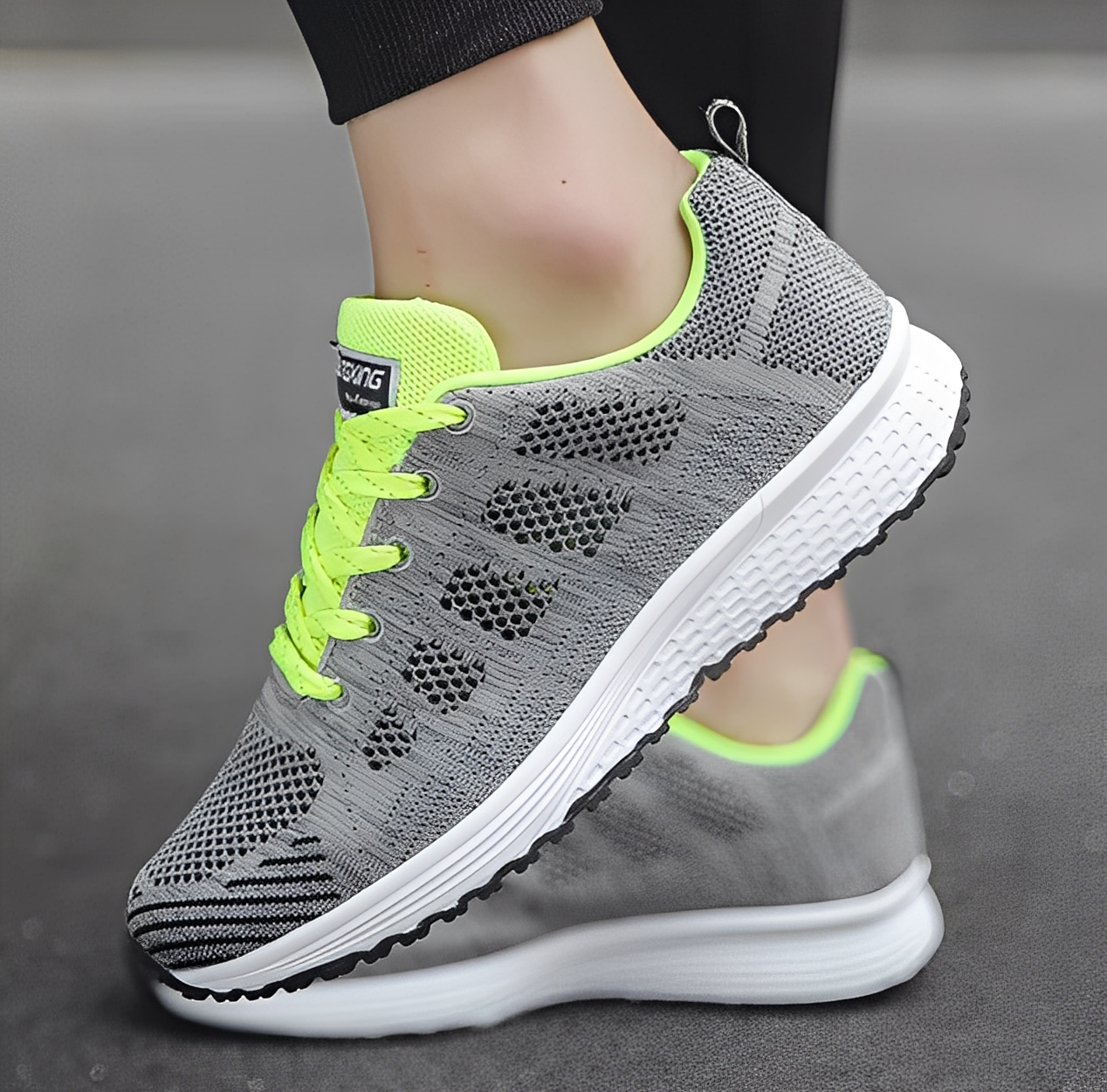 Chrysanta - Bequeme Freizeitsportschuhe für Damen