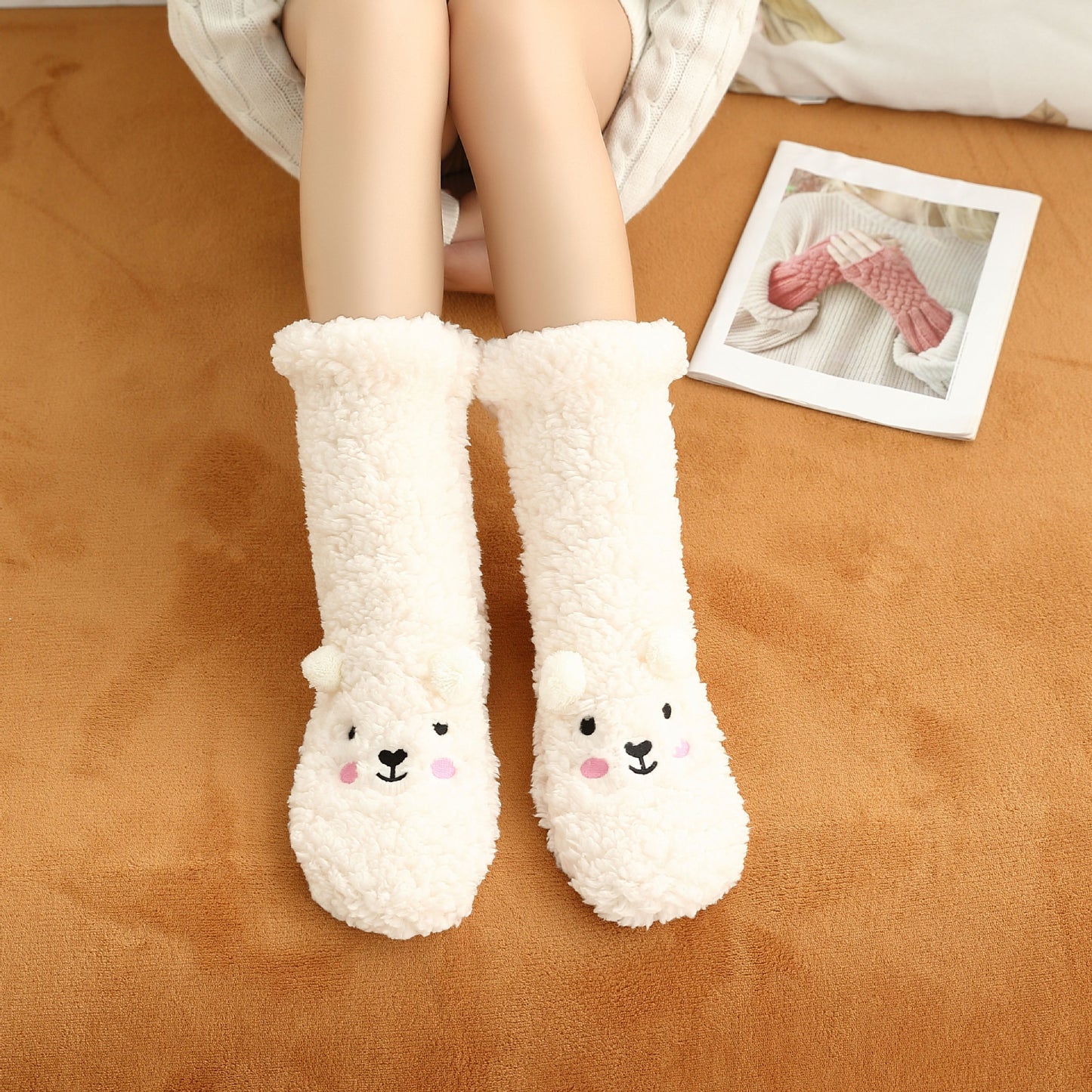 Bethany - Stilvoller Bodenbelag plus Samtsocken für Frauen