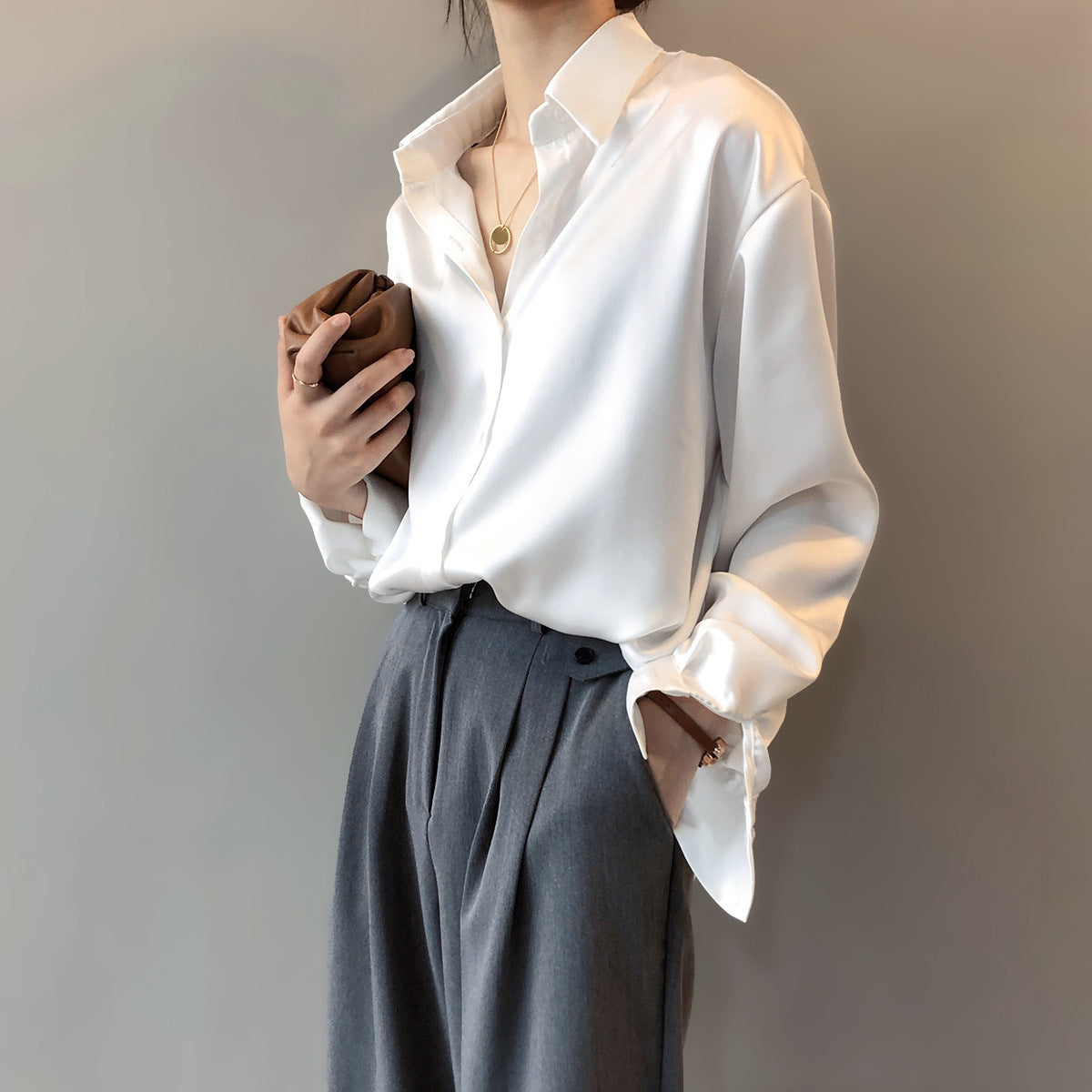 Briana - Elegante Satin-Seidenbluse mit Knopfleiste für Damen
