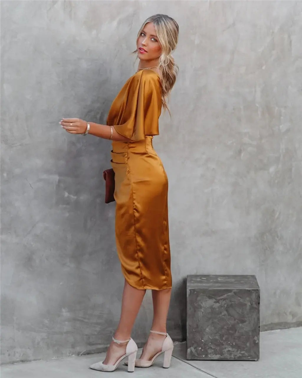 Aisha - Glamouröses Drapé-Midikleid für Damen