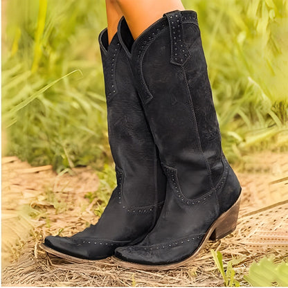 Bernardine - Modische Nietenstiefeletten für Frauen