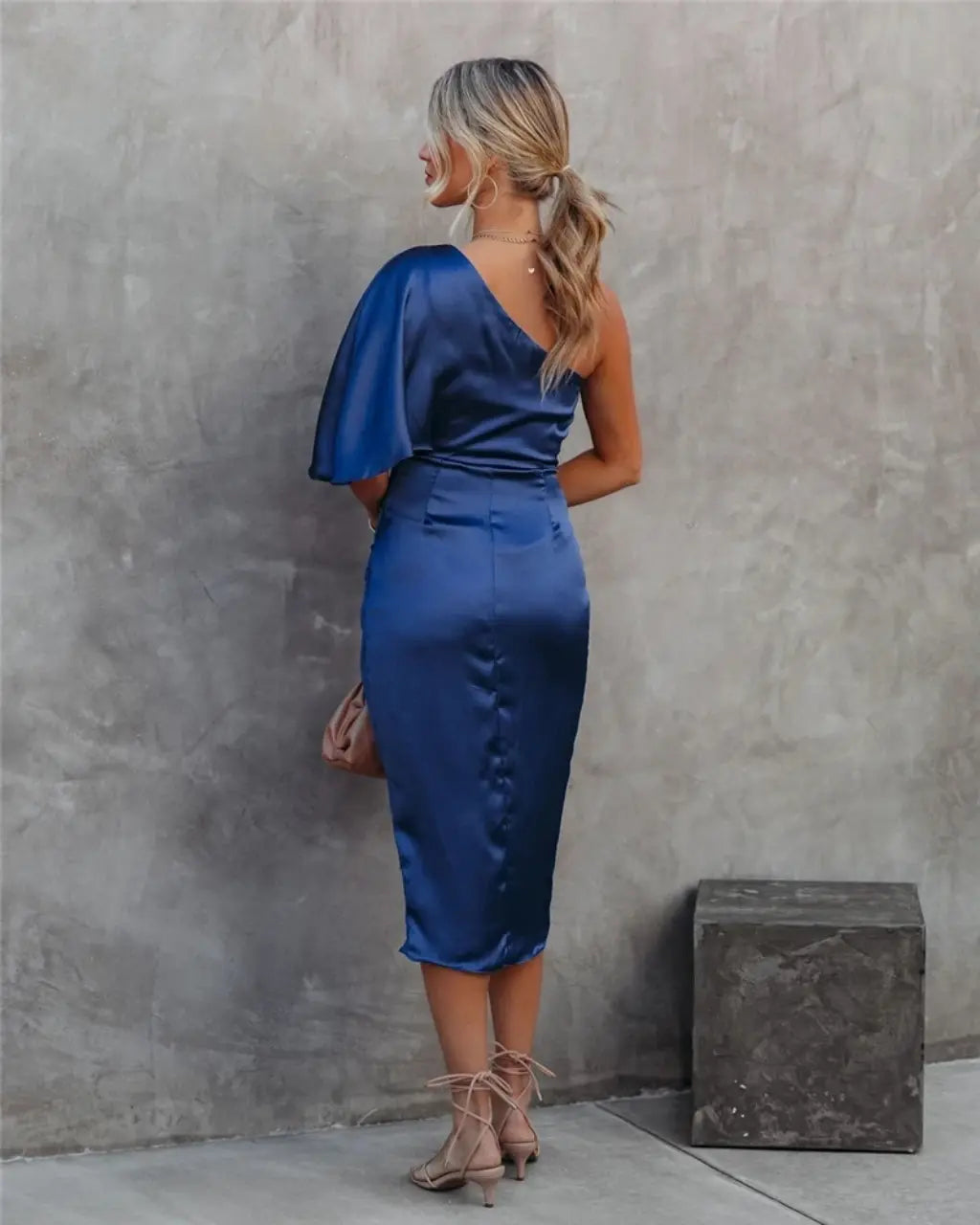 Aisha - Glamouröses Drapé-Midikleid für Damen