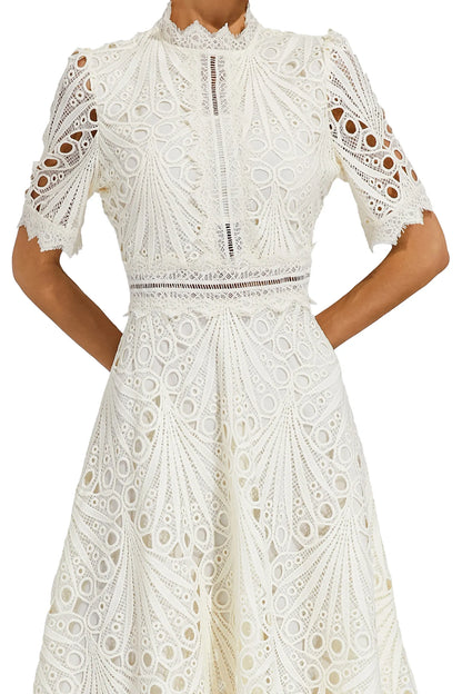 Pierre - Mittelkleid Spitze und Raffinesse