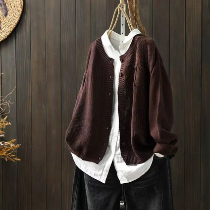 Alice - Klassische Strickjacke mit Knopfleiste