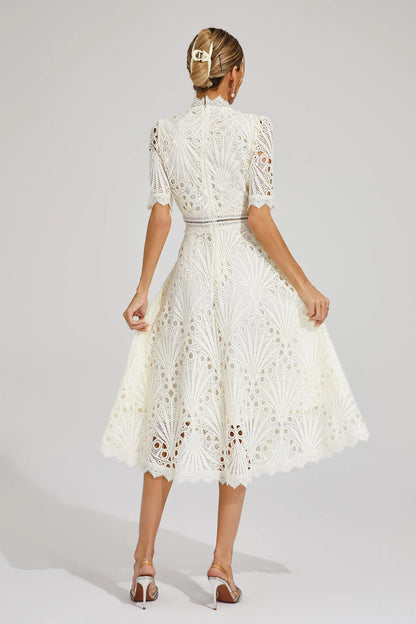 Pierre - Mittelkleid Spitze und Raffinesse