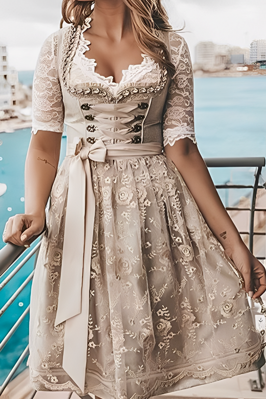 Maliny – Einzigartiges Damenkleid mit Schürze und Bluse