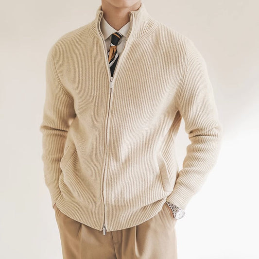 Theo – Gemütliche Herren-Strickjacke
