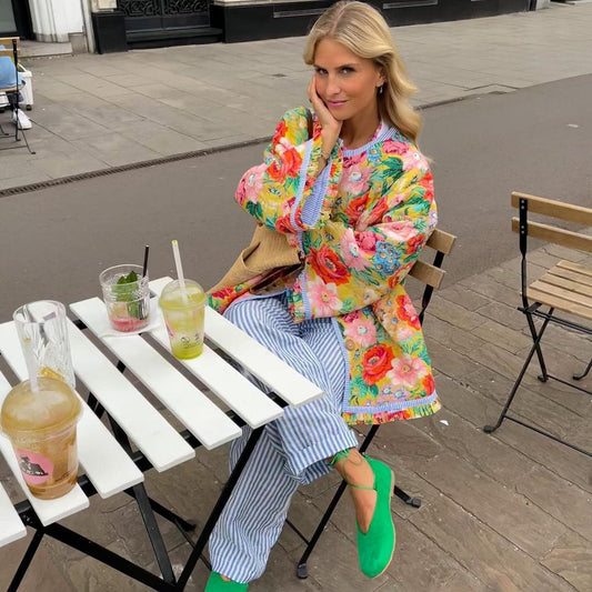 Elena – Steppjacke mit Blumenmuster