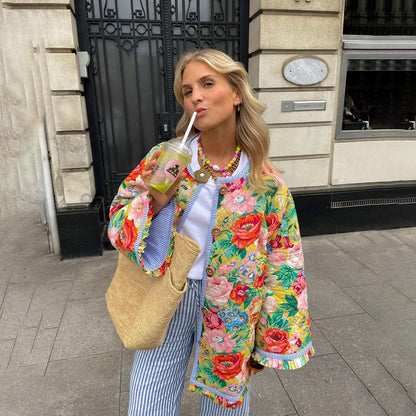 Elena – Steppjacke mit Blumenmuster