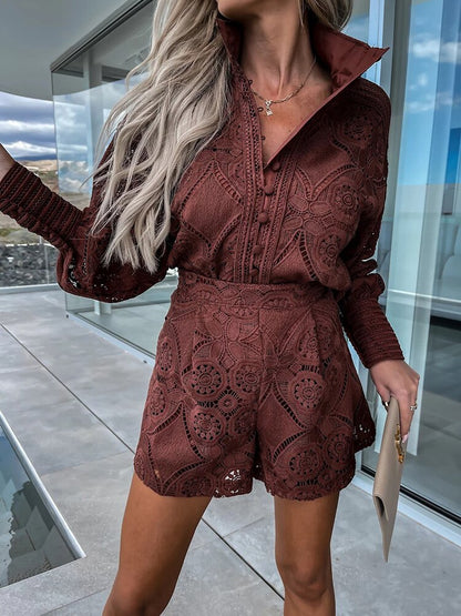 Aurora – Spitzen-Set mit Eleganter Bluse und Shorts