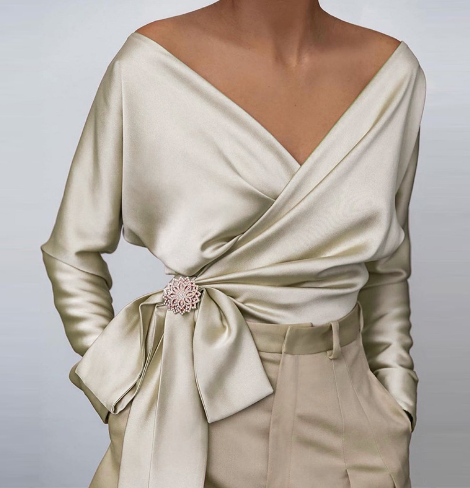 Alayah - Leichte Sommerbluse aus Seide