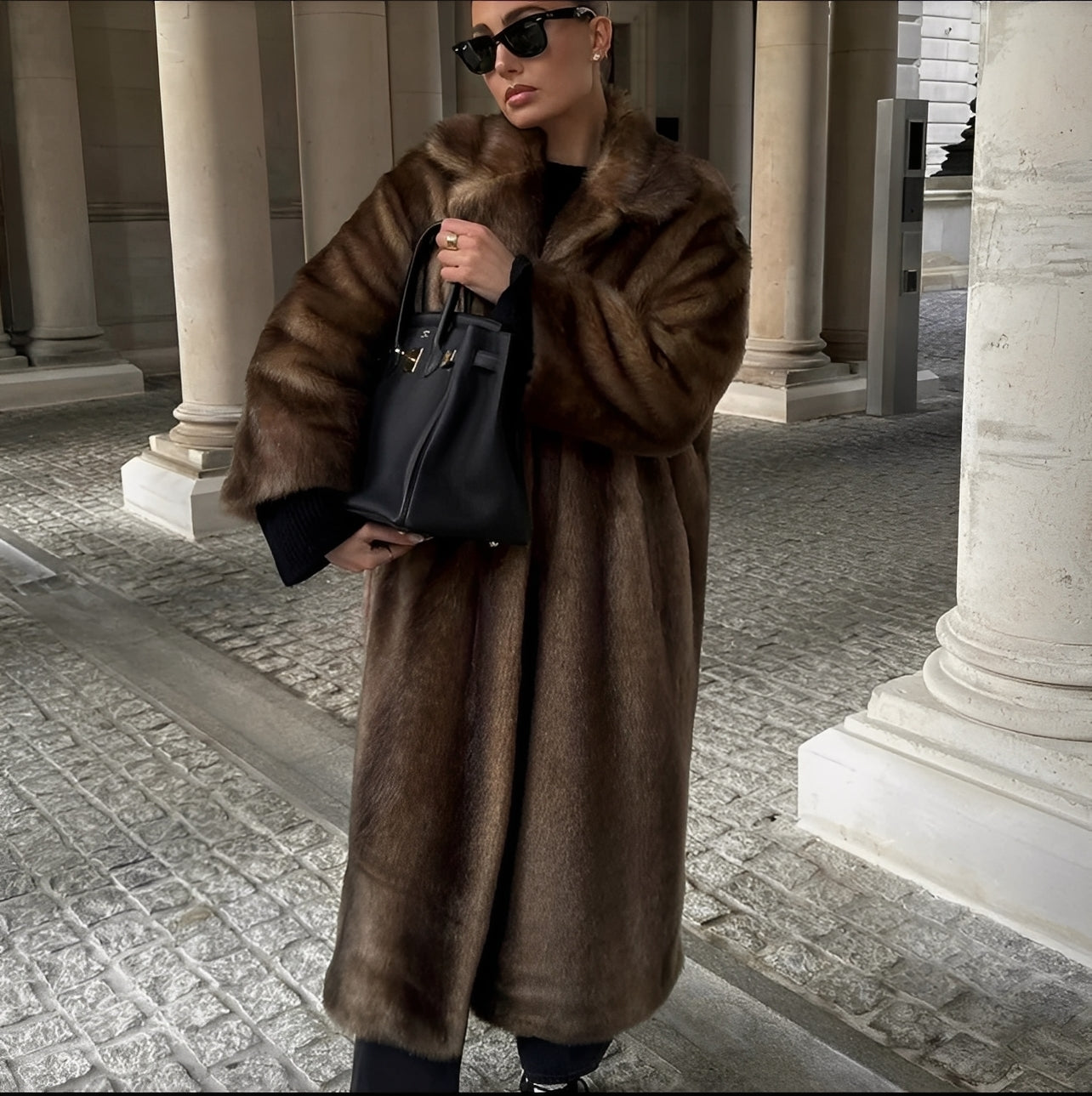 Carmella - Eleganter langer Kunstpelzmantel für Damen