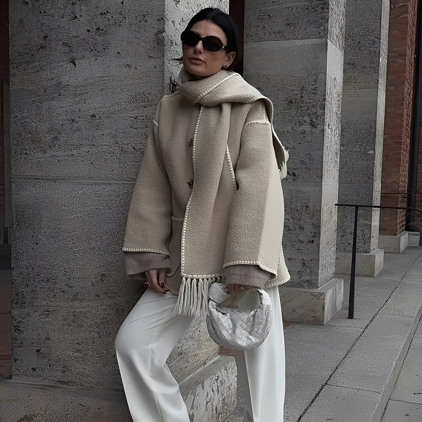 Amilia - Stilvolle, locker sitzende Wolljacke mit Schal für Damen