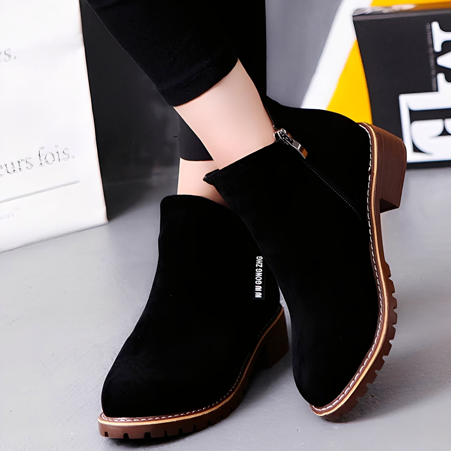 Chantelle - Elegante Wildleder-Stiefeletten für Damen