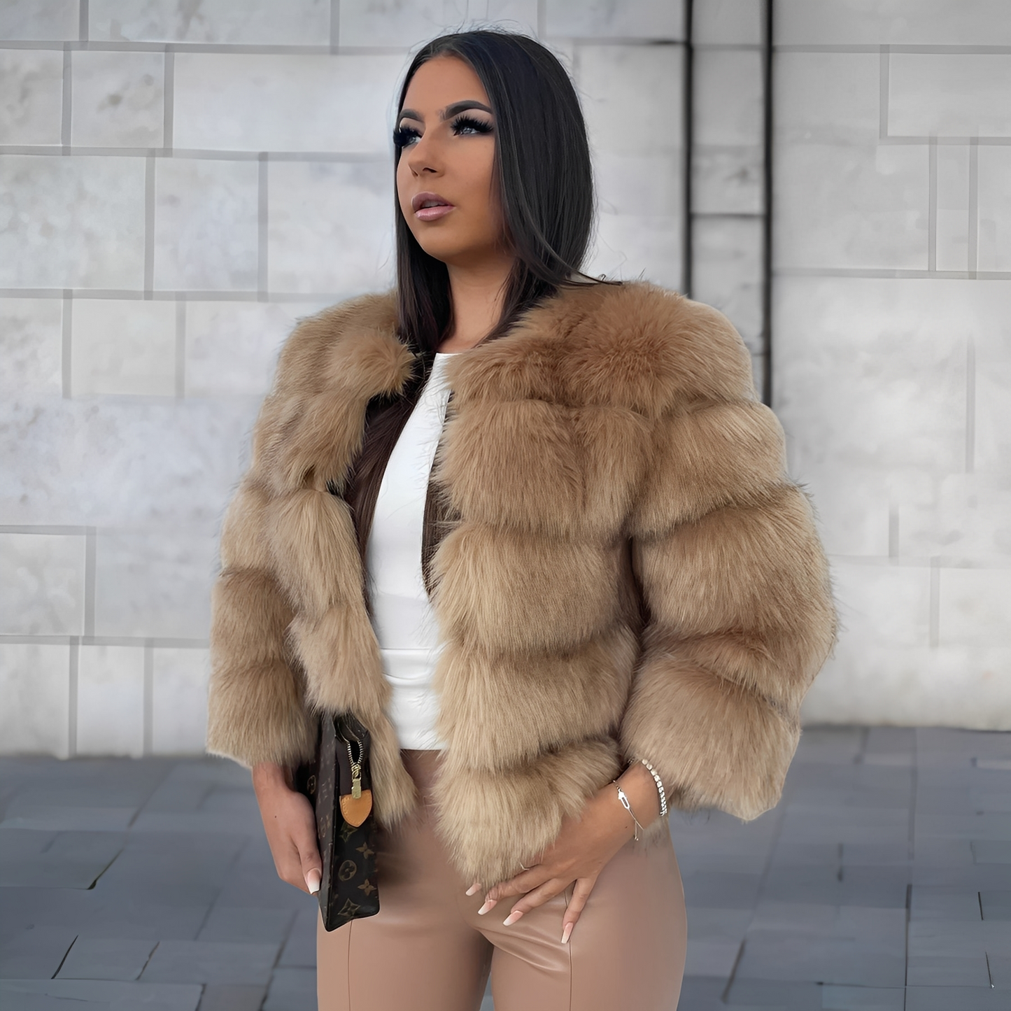 Amelia - Eleganter, warmer Kunstpelzmantel für Damen