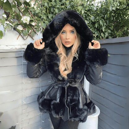 Madalyn - Eleganter Pelzmantel mit Kapuze für Damen