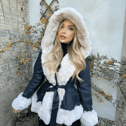 Madalyn - Eleganter Pelzmantel mit Kapuze für Damen
