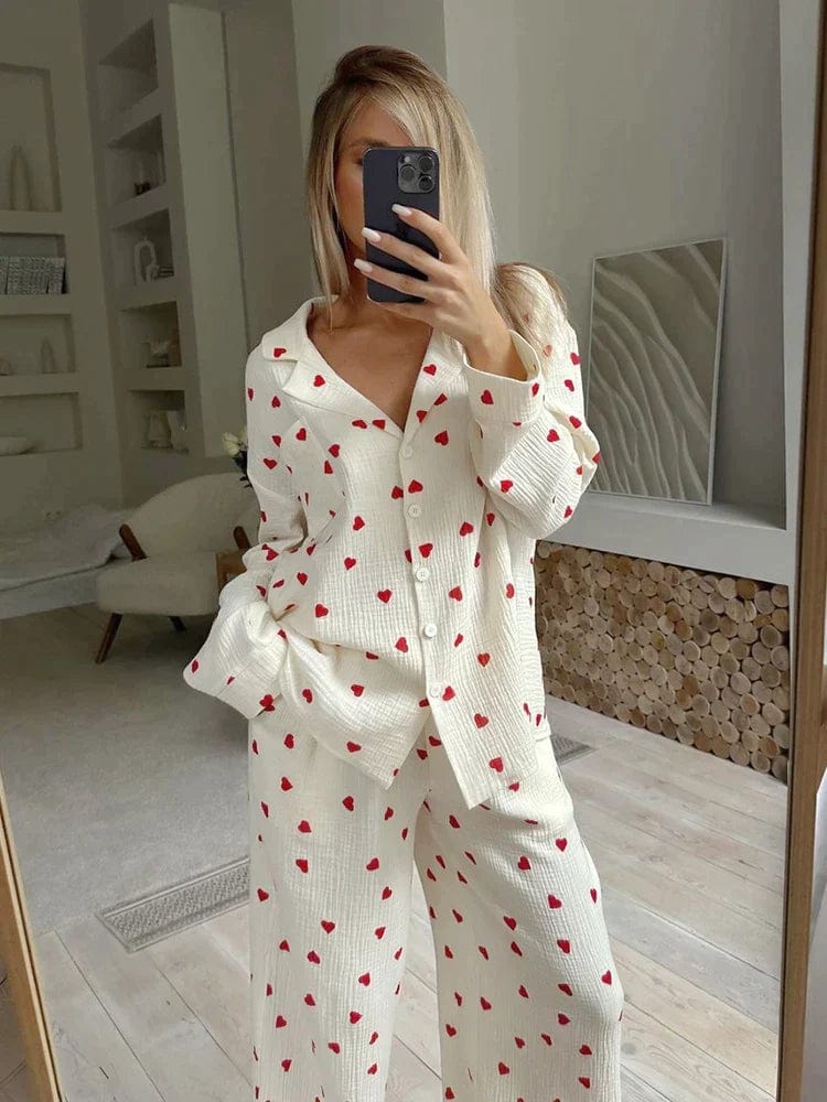Lola – Schicker Pyjama mit Herzmustern