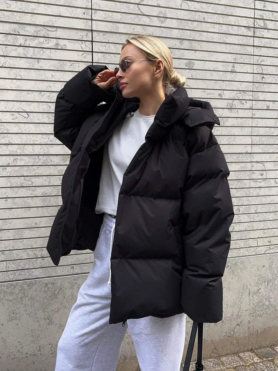 Louisa - Gepolsterte kurze Jacke mit Kapuze